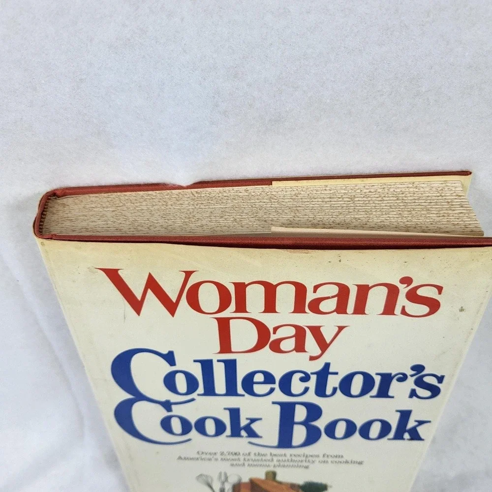 VTG 1970s Woman's Day Collectors Cookbook 1973 Edition HC DJ MCM Cottagecore